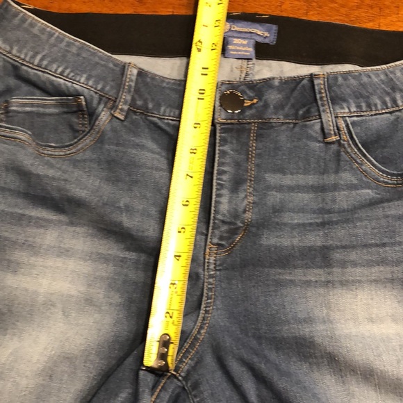 Democracy “Ab” Solution Skinny Ankle Fringe Jeans - Picture 8 of 10